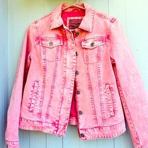 Levi’s denim jacket in acid wash pink!